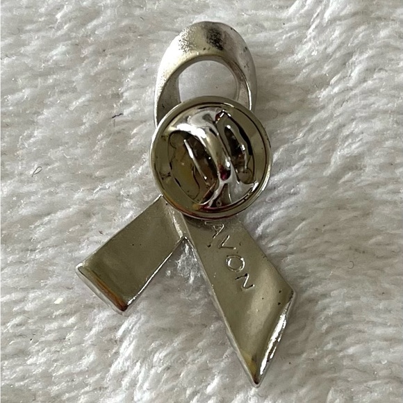 Avon Breast Cancer Awareness Ribbon Pin Silver-Tone With Pink Rhinestones - Picture 2 of 2